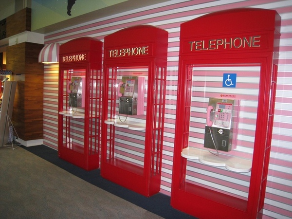 粉紅的電話亭